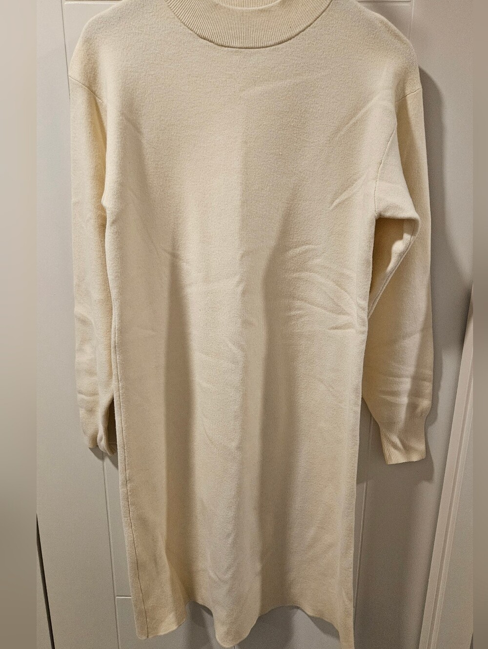 Uniqlo Cream Long-Sleeve Knit Dress Size Small